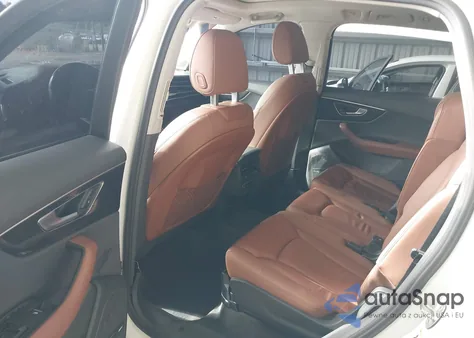 2020 Audi Q7 Premium Plus 55 Tfsi Quattro Tiptronic from USA, damaged, VIN WA1LXAF75LD006001